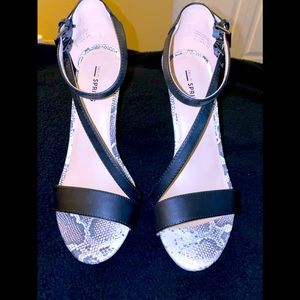 Women’s Open Toe High Heel Shoe